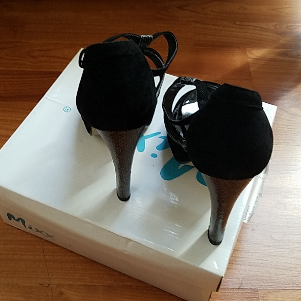 Heels - Picture 4 of 8